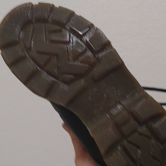 Dr Martens Boys size 5  Black Shoes (ladie 7.5) - Picture 6 of 6